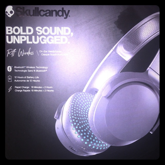 Bluetooth headphones - Picture 1 of 3